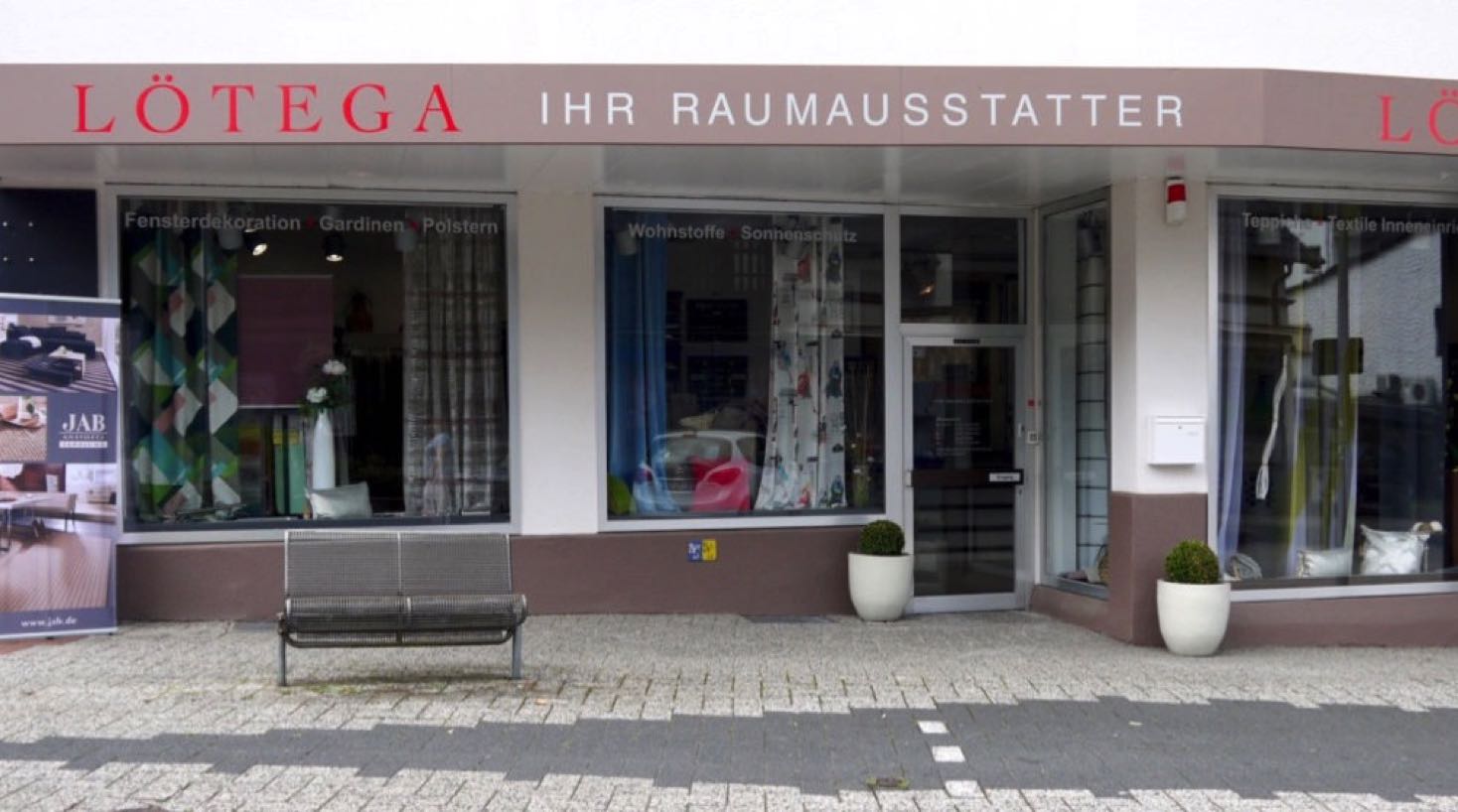 Aussenansicht vom Geschäft Lötega - Ihr Raumausstatter in Löhne bei Herford